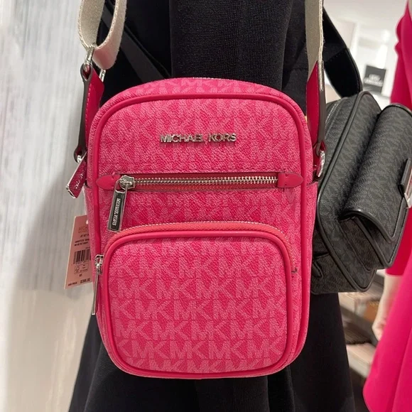 Michael Kors Jet Set Medium Signature Logo Crossbody Bag
COLOR DRAGONFRUT - Picture 13 of 16